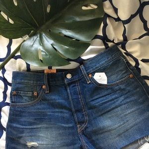 LEVIS 501 NWT High Waist Shorts